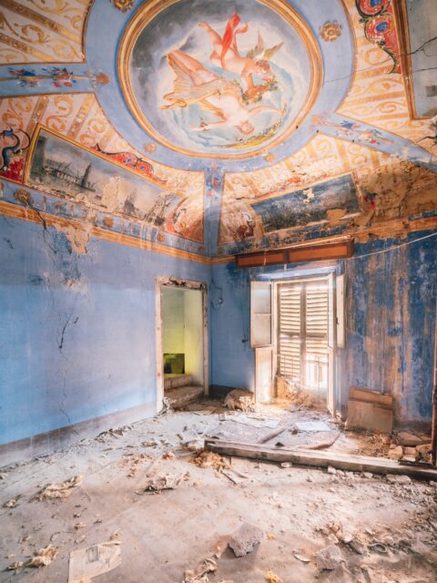 Villa abandonnée, Italie 🇮🇹

Website : ledecay.com
Flickr : flickr.com/le_decay
Facebook : fb.com/ledecay.photographie

#urbex #decay #abandoned #architecture #ruins